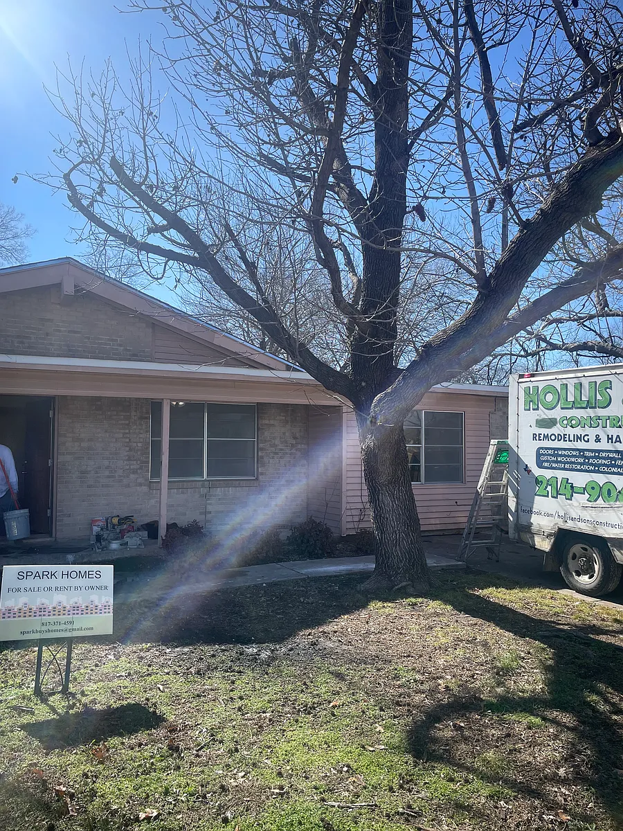 Building Photo - 2412 Roberts Cir