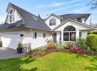 1731 Valley View Dr, Courtenay, BC V9N 9A8
