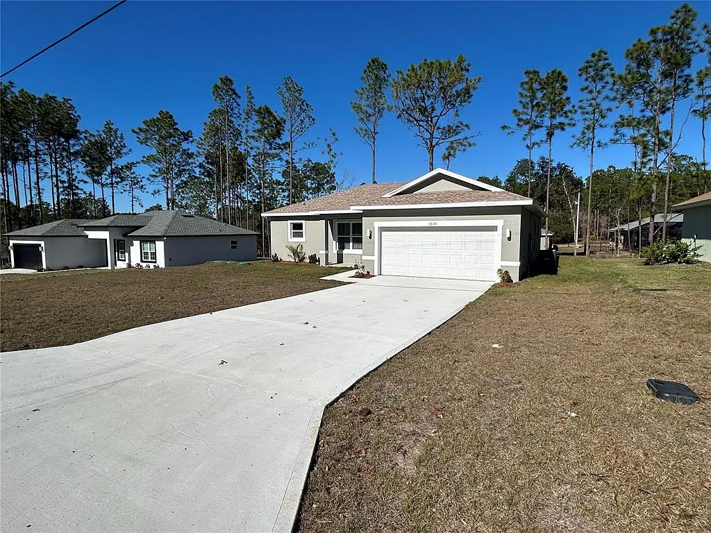 4 bed, 2.5 bath, 1551 sqft, $1,900 — Photo 2