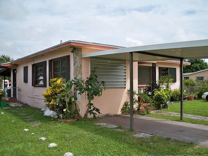 2nd image of 1075 NW 121st St