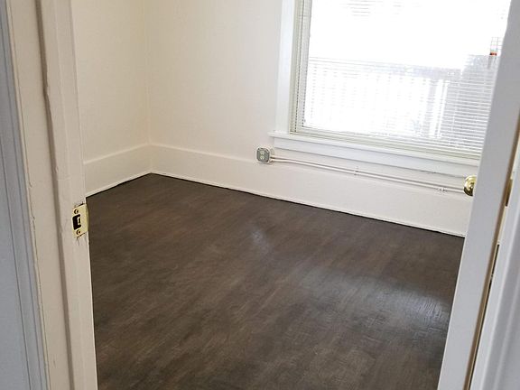 3rd image of 3201 Starr St