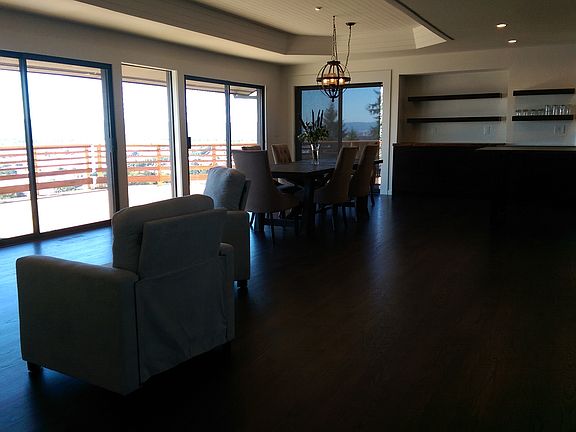 5th image of 219 Dubois Ct