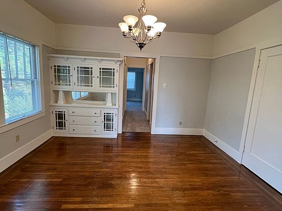 4th image of 717 21st St APT C