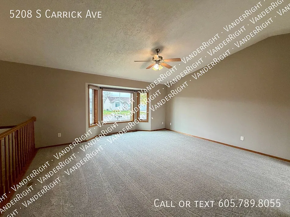 5208 S Carrick Ave
