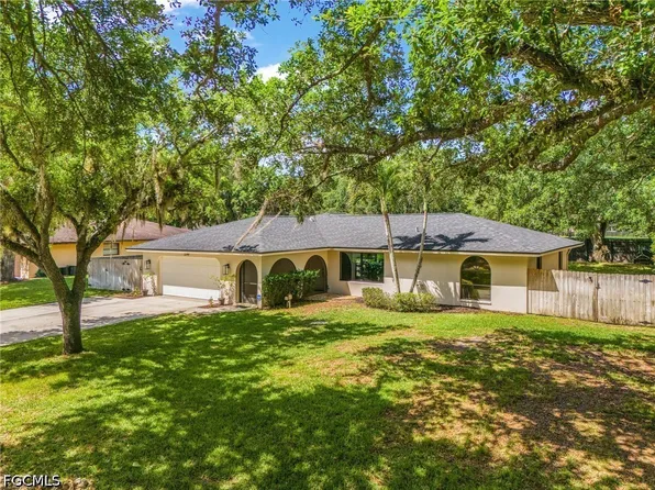 2249 River Oak Ln, Fort Myers, FL 33905