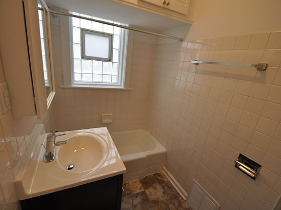 4th image of 7119 W Schreiber Ave #1