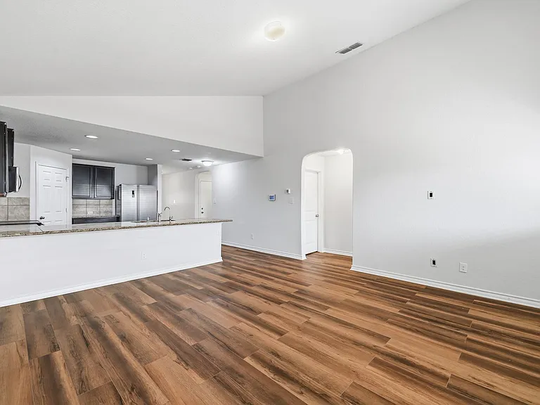 2818 Davis Trce — Photo 11