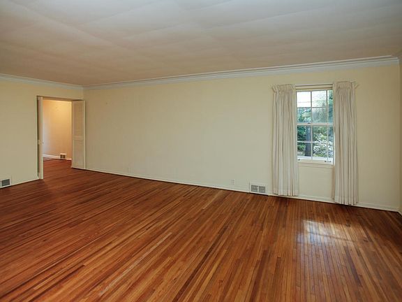 2750 bronson blvd-105