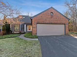 98 Warrington Dr, Lake Bluff, IL