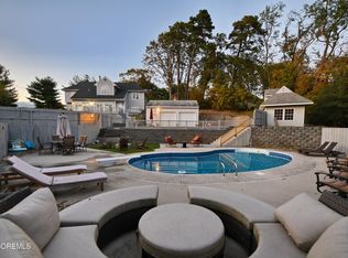 2262 Allenwood Rd, Allenwood, NJ 08720