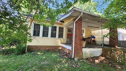 1540 Maple Rd Photo 1