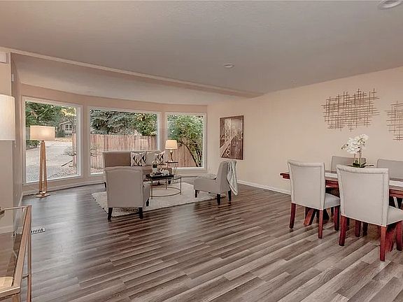 3rd image of 216 Bremerton Ave SE