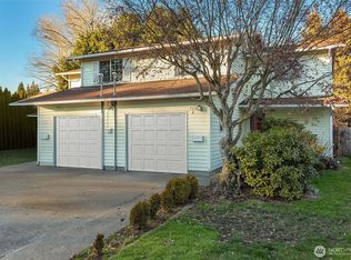 713 8th Avenue Pl NW #2, Puyallup, WA 98371