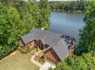 4667 Matterhorn Dr, Lilburn, GA 30047
