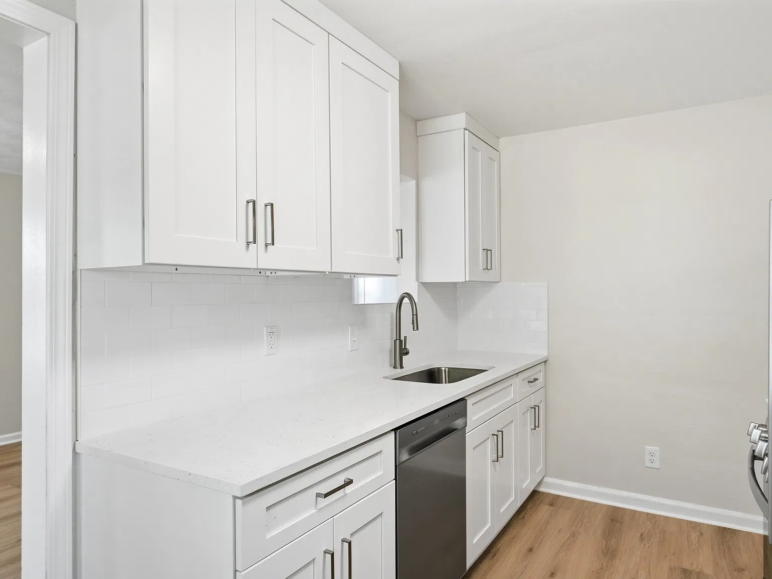 4 bed, 1425 sqft, $2,400 — Photo 3