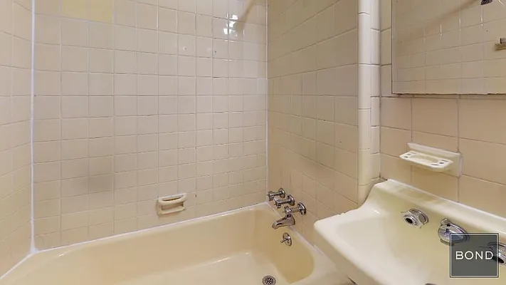 Rented by Bond New York | media 6