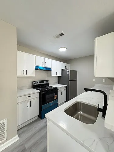 7930 Kingsmead Dr #M Photo 1