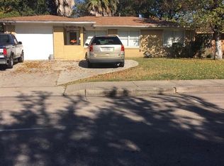 710 Queens Rd, Pasadena, TX 77502