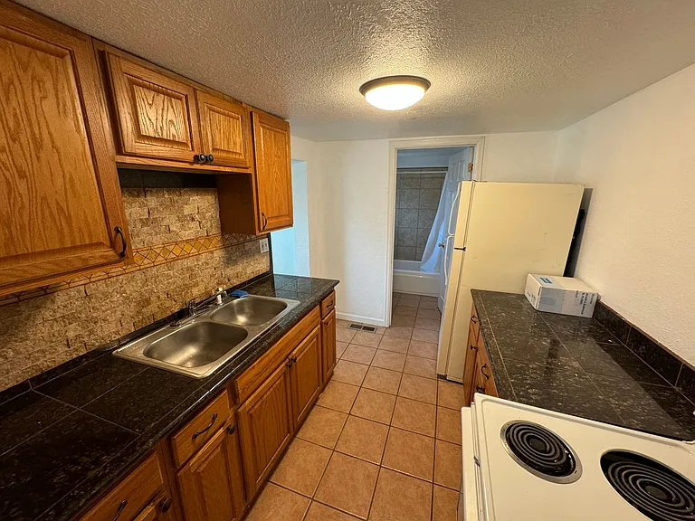 3501 W 48th Ave — Photo 8