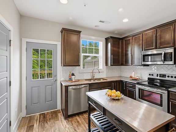 4th image of 2801 Wilshire Hill Dr #105