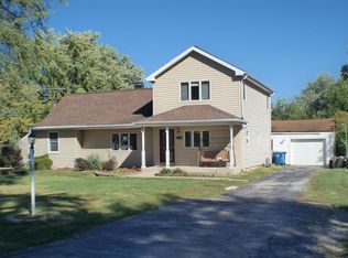 10325 S 75th Ct, Palos Hills, IL 60465