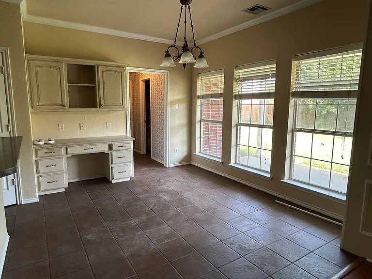2661 FM 35 — Photo 9