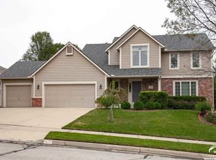 916 Branchwood Dr, Lawrence, KS 66049