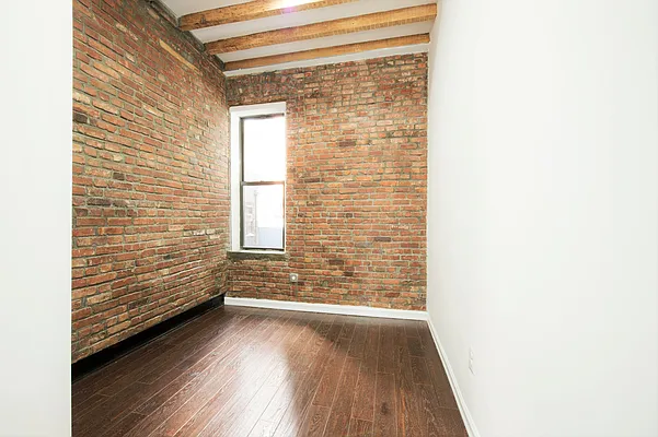 Rented by WRE Group | media 33