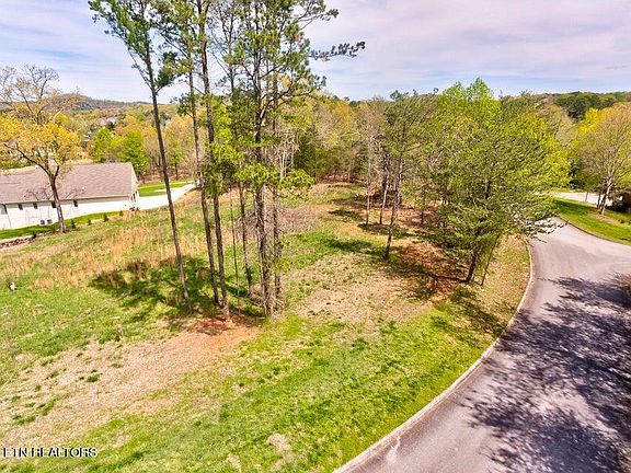 5th image of 108 Otter Ln