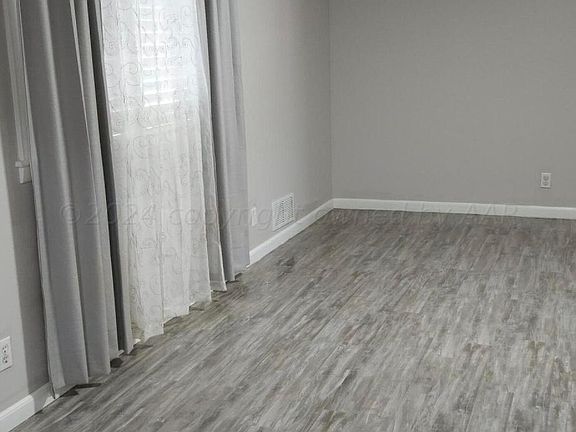 2nd image of 120 Mulberry Dr