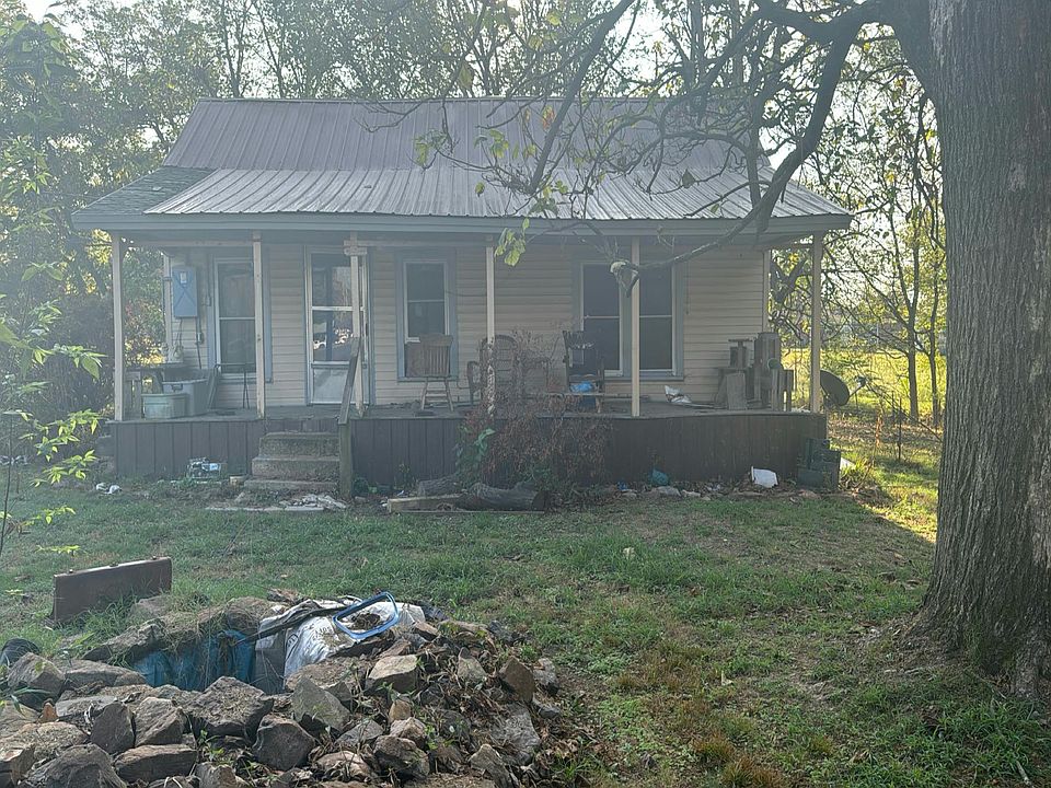 1st image of 290 E 6th St