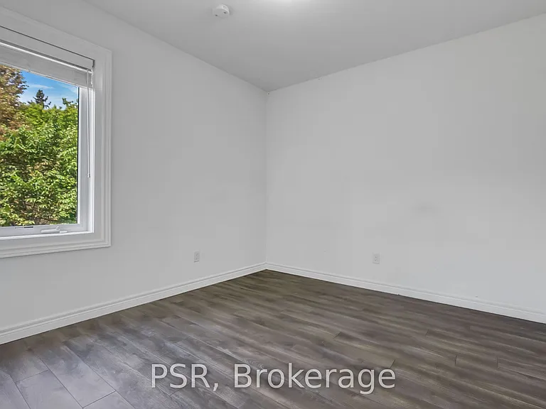 464 College St #3 — Photo 11