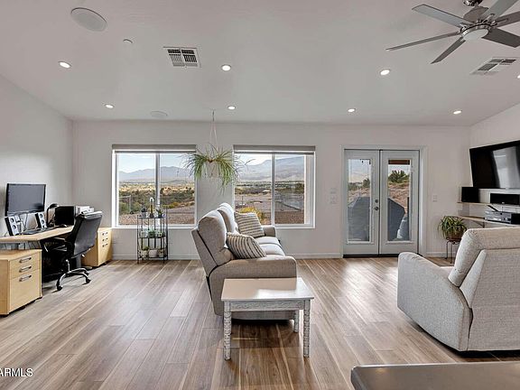 4th image of 625 E CLIFFSIDE Drive