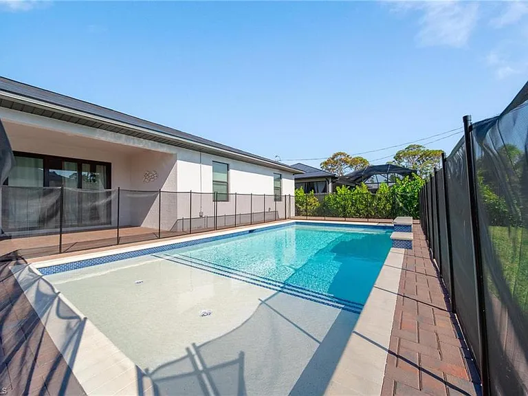 4665 Key Largo Ln — Photo 32