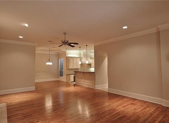 4th image of 405 Waterford Ln