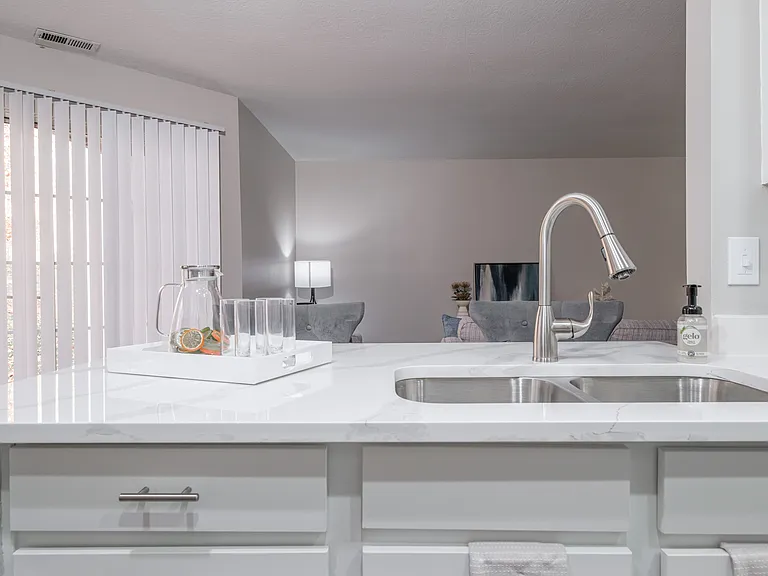 The Residence at Christopher Wren Apartments — Photo 5
