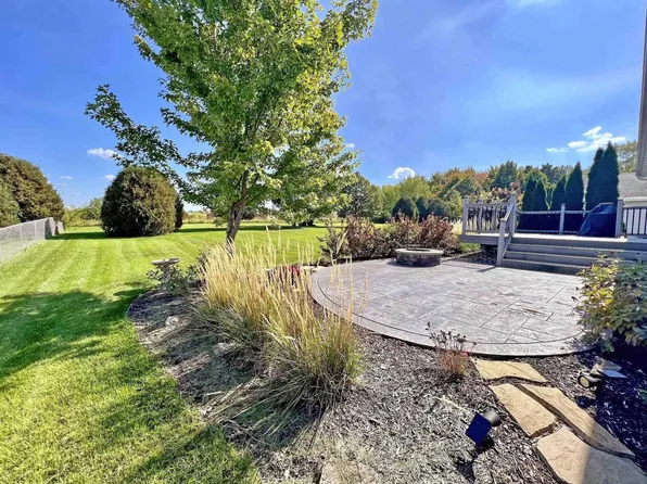5203 MARSH Road, Mcfarland, WI 53558