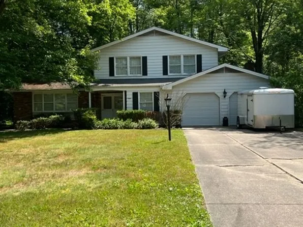 7457 Dorwick Dr, Northfield, OH 44067