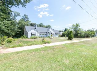311 S Cherry St, Seneca, SC 29678
