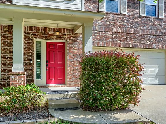 3rd image of 7813 Squirrel Hollow Dr