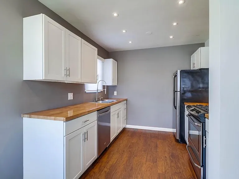 1875 Oliver Ave #B — Photo 10