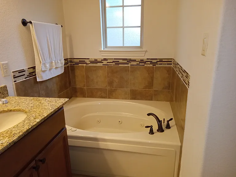 15705 Corinthian Way — Photo 24