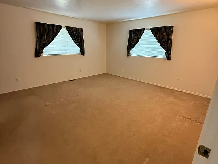 1687 Simpson Ln — Photo 15