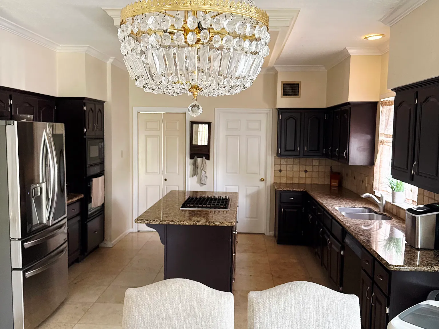 4 bed, 3.5 bath, 3498 sqft, $3,600 — Photo 4