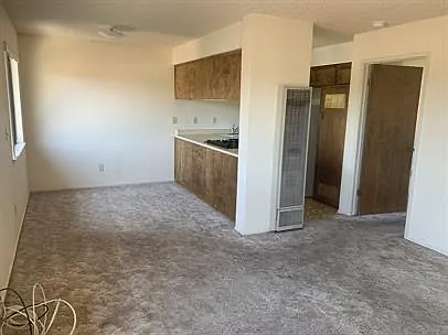 1424 Woodside Dr #C — Photo 2