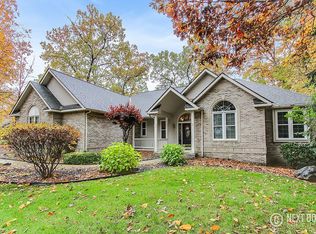 7802 Winfield Dr, Brighton, MI