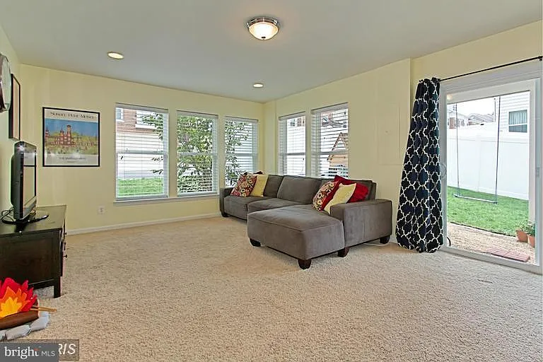 42685 Orefield Ter — Photo 17