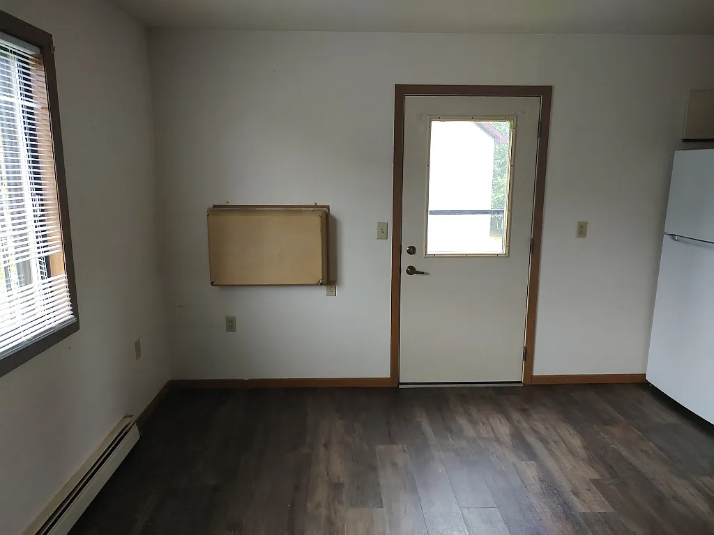 2 bed, $350 — Photo 3