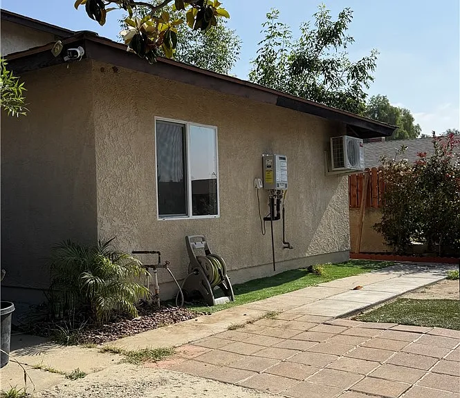 2445 E Phyllis St — Photo 1