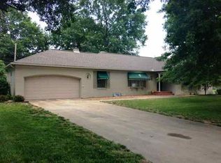 300 N Baird St, Clinton, MO 64735